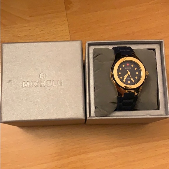 Watch - Picture 2 of 5